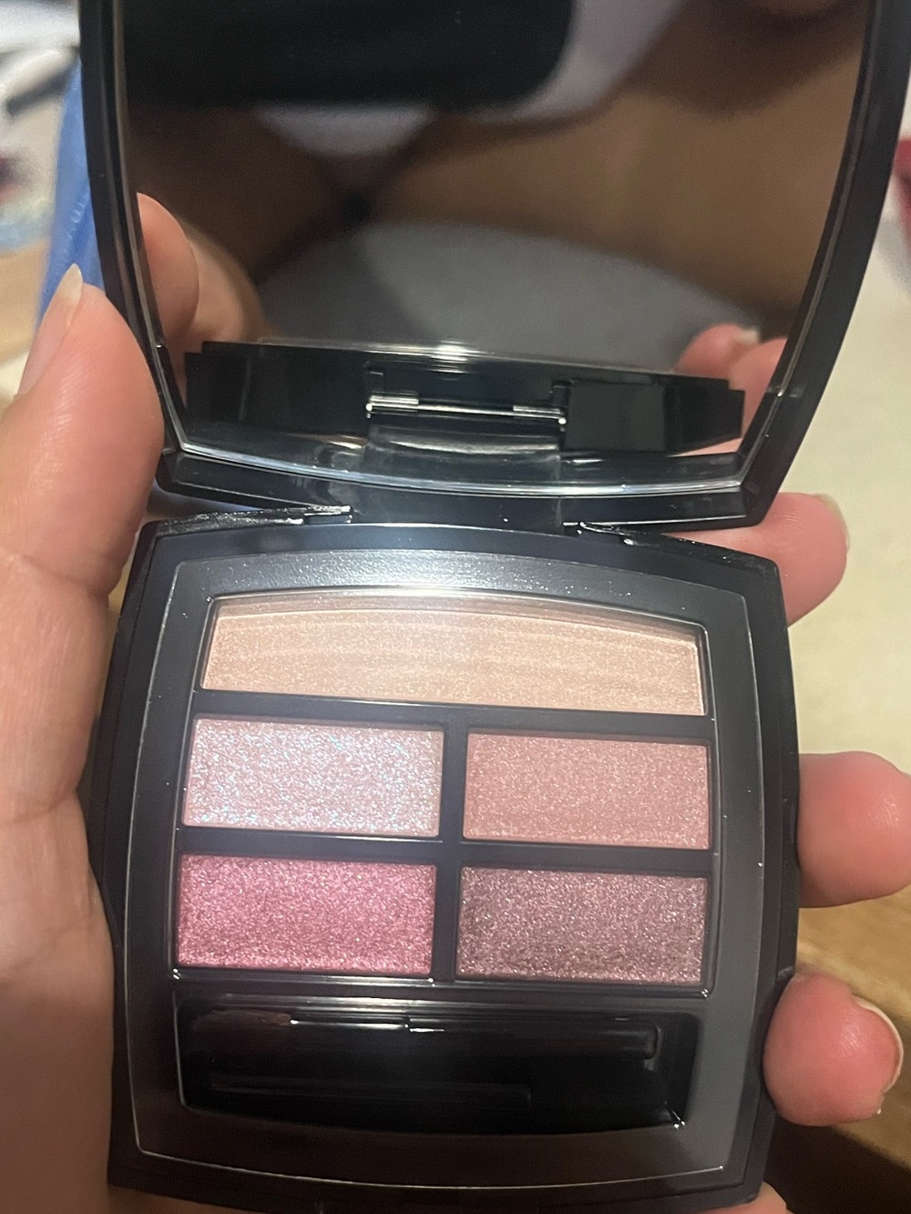 CHANEL LES BEIGE HEALTHY GLOW EYESHADOW! COOL!